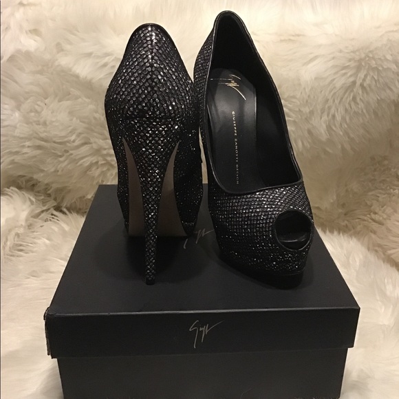 Giuseppe Zanotti Peep Toe Pumps - Picture 2 of 6